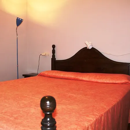 Figueres 12 Apartment